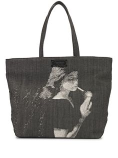 Undercover сумка-тоут с принтом из коллаборации с Cindy Sherman