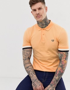 Оранжевое поло с контрастными манжетами Fred Perry-Оранжевый