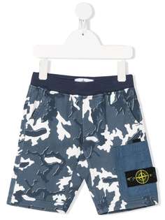 Stone Island Junior шорты карго с нашивкой и камуфляжным принтом