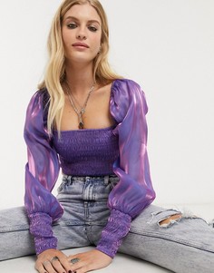 Фиолетовый присборенный кроп‑топ из органзы Bershka