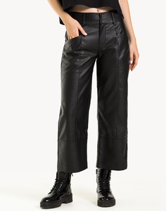 Чёрные брюки-кюлоты из экокожи Gloria Jeans