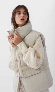 Стеганый жилет с карманами Stradivarius