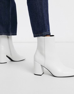 Белые лакированные ботильоны на блочном каблуке Bershka-Белый