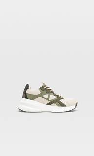 Кроссовки на объемной подошве Stradivarius