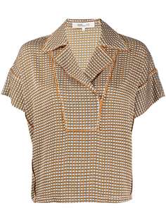 DVF Diane von Furstenberg рубашка с геометричным принтом и заостренным воротником