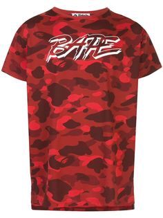 BAPE футболка с камуфляжным принтом и логотипом