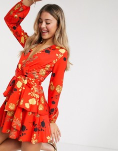 Красное приталенное платье с контрастным цветочным принтом, блестящей отделкой, глубоким вырезом, расклешенной юбкой и оборками John Zack-Многоцветный
