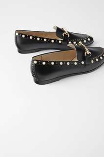 Лоферы с бусинами и небольшими заклепками Zara