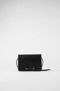 Минималистичная черная кожаная сумка Zara
