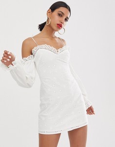 Платье мини с открытыми плечами и вышивкой ришелье For Love & Lemons - Vera-Белый