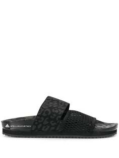 adidas by Stella McCartney шлепанцы с сетчатым ремешком и леопардовым принтом