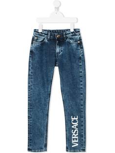 Versace Kids джинсы кроя слим с эффектом потертости