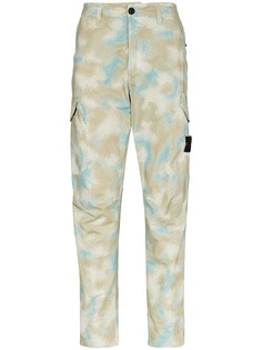 Stone Island брюки карго с камуфляжным принтом