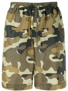 Cmmn Swdn leaf print deck shorts