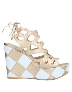 Сандалии Stuart Weitzman