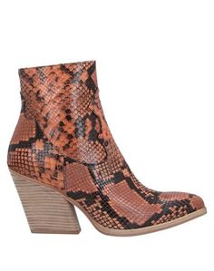 Полусапоги и высокие ботинки Times