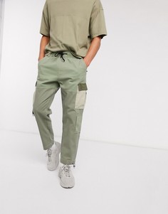 Зеленые джинсовые брюки карго с контрастными карманами Bershka Join Life-Зеленый