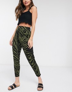 Брюки-галифе цвета хаки с анималистичным принтом ASOS DESIGN-Мульти