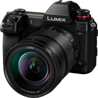 Системный фотоаппарат Panasonic DC-S1R Kit 24-105 (DC-S1RMEE-K)