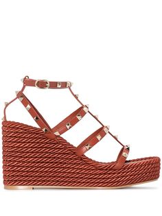 Valentino Garavani босоножки Torchon Rockstud 90 на танкетке