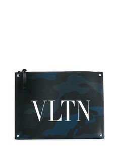 Valentino камуфляжный клатч с логотипом VLTN