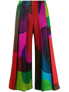 Pleats Please Issey Miyake плиссированные брюки с абстрактным принтом