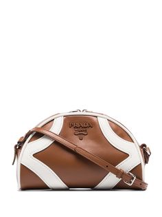 Prada сумка с металлическим логотипом