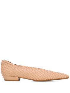 Bottega Veneta балетки с плетением Intrecciato и миндалевидным носком