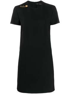 Versace платье-футболка с декоративной булавкой