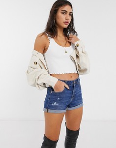 Белая майка в рубчик с волнистыми краями Bershka-Белый