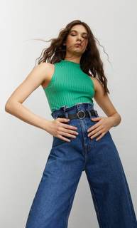 Топ с вырезом халтер Stradivarius