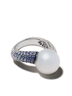 Yoko London золотое кольцо Belgravia с жемчугом и бриллиантами с сапфиром