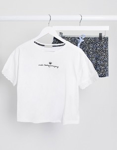 Комплект с белой футболкой и шортами в цветочек New Look-Мульти