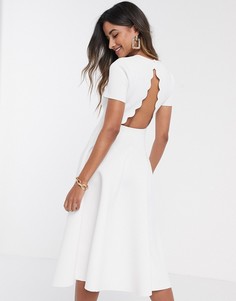 Белое приталенное платье миди с фигурной отделкой ASOS DESIGN-Многоцветный