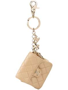 Chanel Pre-Owned подвеска со стеганой сумкой