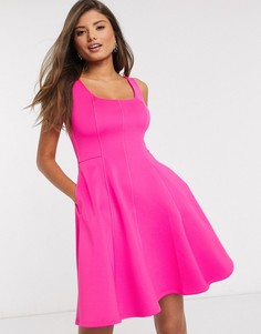 Розовое короткое приталенное платье с овальным вырезом Ted Baker-Розовый цвет