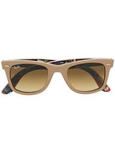Ray-Ban солнцезащитные очки Wayfarer с принтом внутри