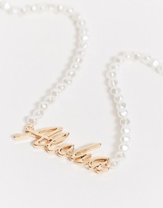 Ожерелье с искусственным жемчугом и подвеской со словом "Aloha" ASOS DESIGN-Золотой