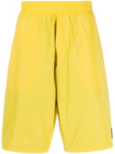 McQ Swallow шорты-бермуды с нашивкой-логотипом Alexander McQueen