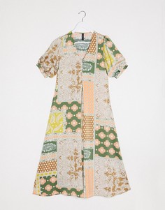 Платье макси с V-образным вырезом и пышными рукавами Y.A.S-Многоцветный