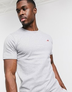 Серая футболка с маленьким логотипом New Balance-Серый
