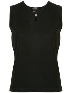 Chanel Pre-Owned топ 1997-го года с вырезом капелькой