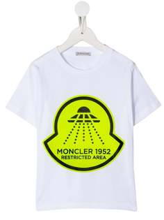 Moncler Enfant футболка с контрастным логотипом