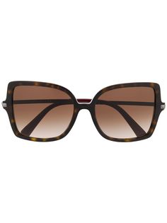 Valentino Eyewear солнцезащитные очки Rockstud в оправе кошачий глаз