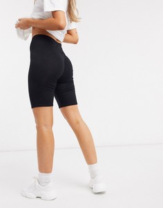 Черные облегающие шорты In The Style-Черный