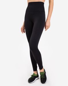 Чёрные спортивные леггинсы с утягивающим поясом Gloria Jeans