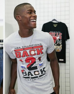 Серая футболка с логотипом Chicago Bulls и надписью "Back 2 Back" Mitchell & Ness NBA-Серый