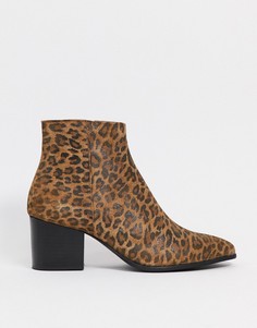 Ботинки челси на каблуке с леопардовым принтом ASOS DESIGN-Коричневый цвет
