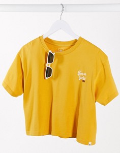 Желтая короткая футболка с надписью "Keep on surfin" Rip Curl-Желтый