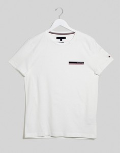 Белая футболка с небольшим логотипом на груди Tommy Hilfiger-Белый
